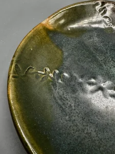 Inspired by the mist-covered wilderness of the Alakaʻi Swamp on Kauaʻi, this small plate reflects the quiet atmosphere of one of the oldest and wettest forests on earth — a place where emotions hid… (view 3 of 4)